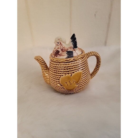 Vintage Ressini Chicken Teapot made in Japan Basket Weave - Picture 8 of 8